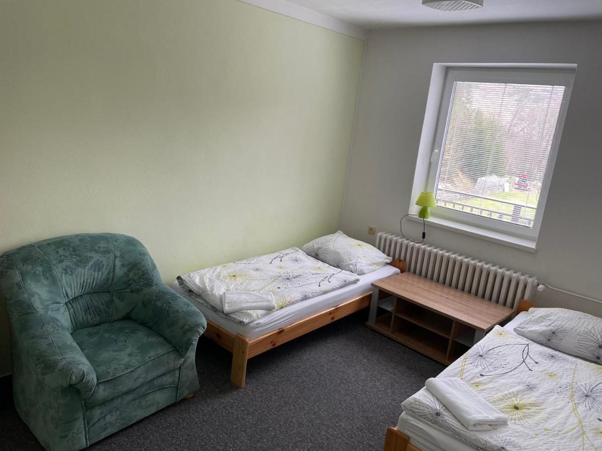 Penzion U Kluju Vestin Exterior foto
